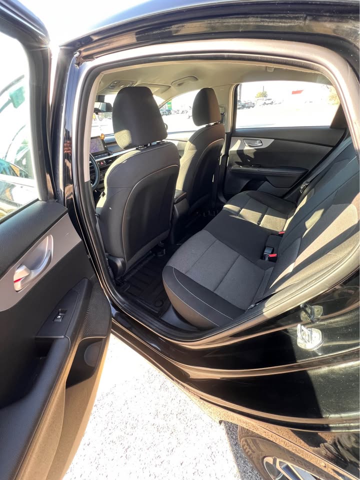 Kia Forte 2023 vista 6